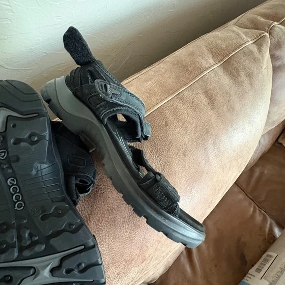 ECCO Nubuck Outdoor Sandal - SZ 41 (SZ 10 - 10.5) - Picture 7 of 14